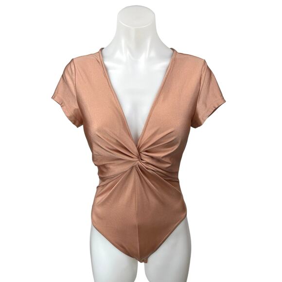 Superdown Corine Nude Pink Twist Front Short Sleeve Plunge V-Neck Bodysuit Top M - Picture 1 of 5